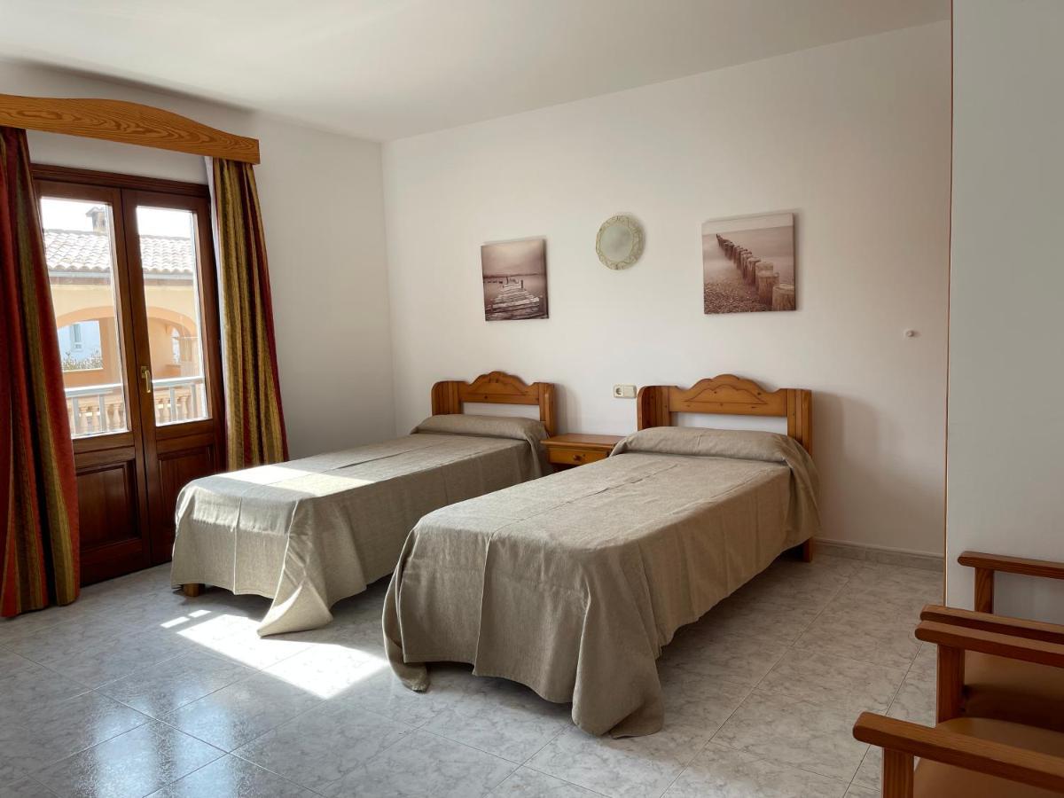 Hostal Can Gallu Cala Ratjada  Bagian luar foto